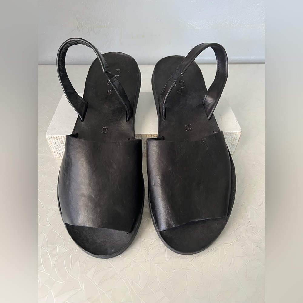 FLOE BY Brador  Leather  Sandals
Size 39 Made in Italy